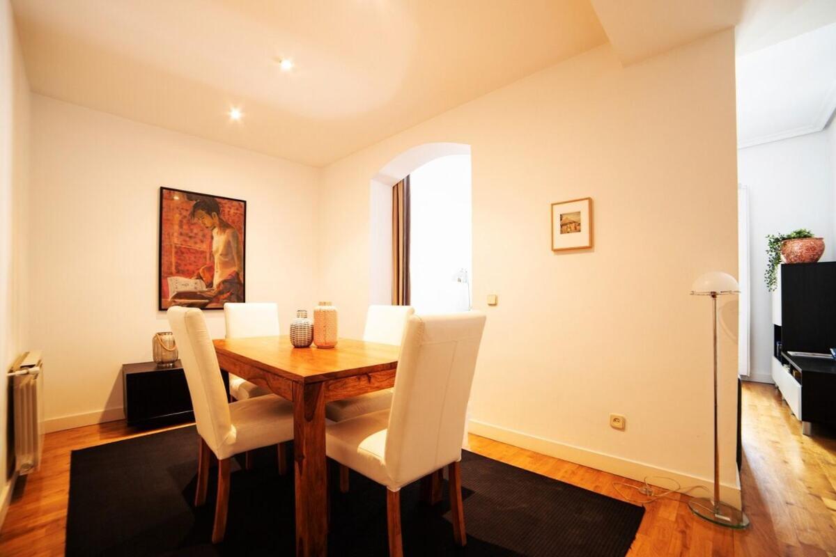 Bright Apartment In Historical City Center Madrid Eksteriør bilde