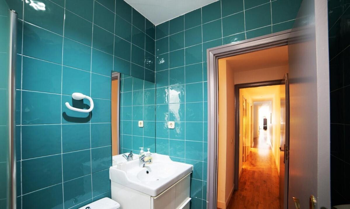 Bright Apartment In Historical City Center Madrid Eksteriør bilde