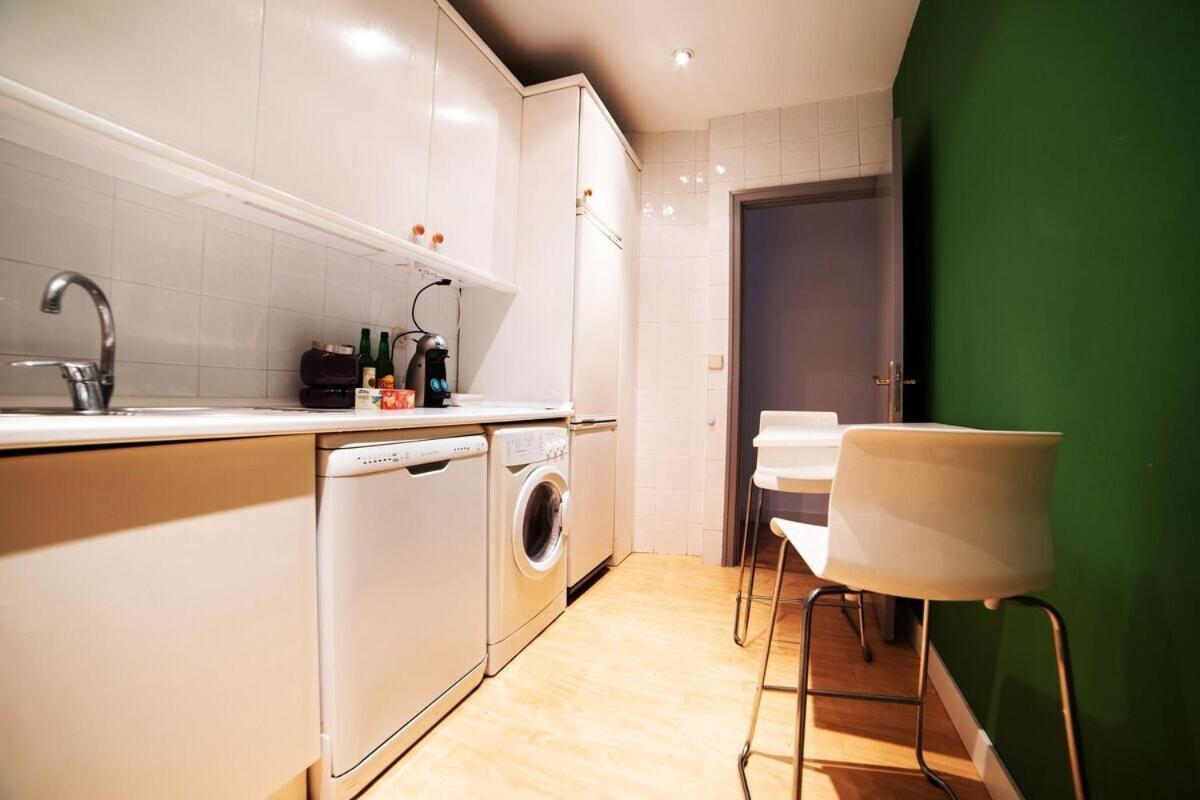 Bright Apartment In Historical City Center Madrid Eksteriør bilde